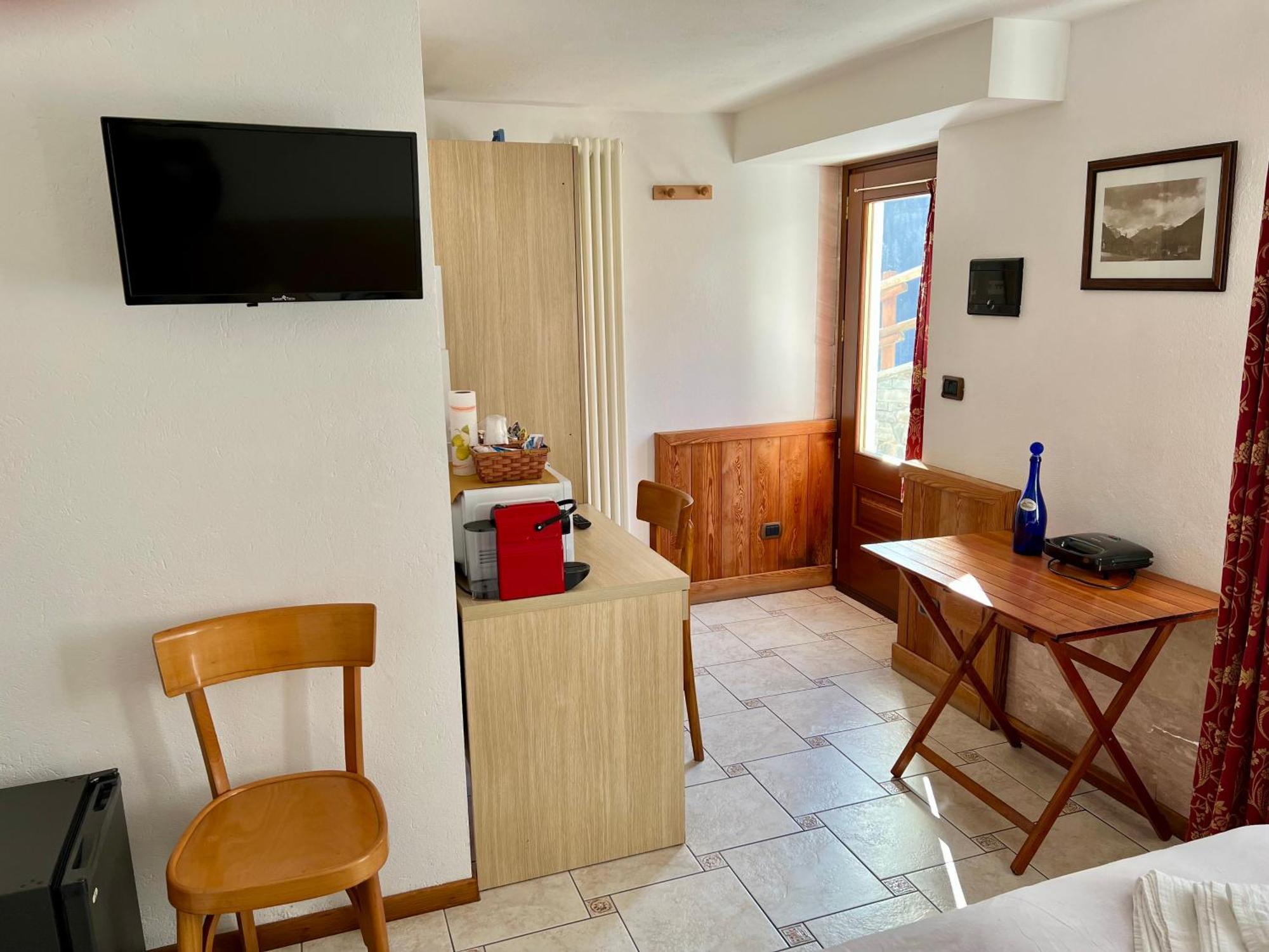 Affittacamere Buenavista Guest House Champoluc Cameră foto