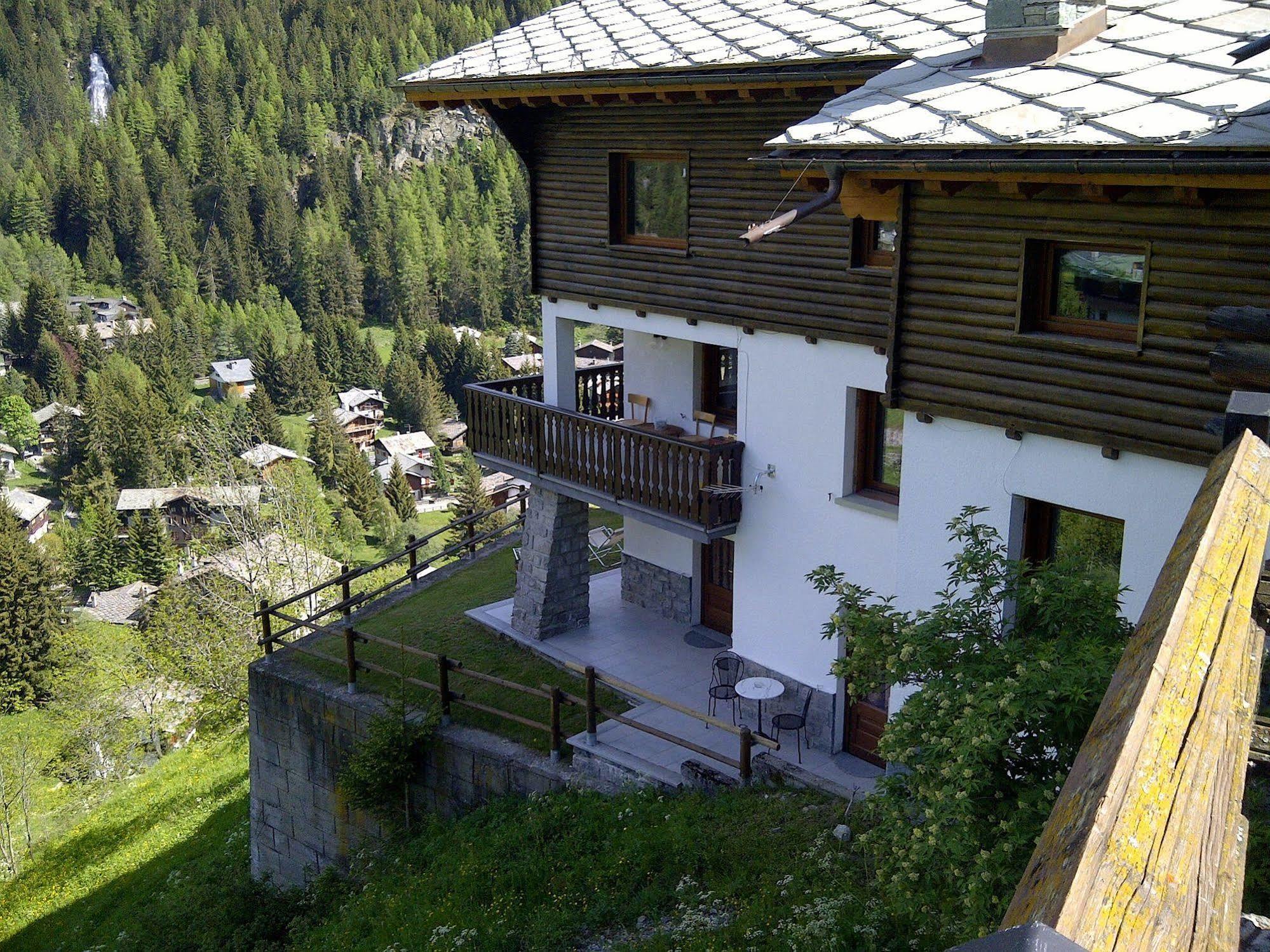 Affittacamere Buenavista Guest House Champoluc Exterior foto