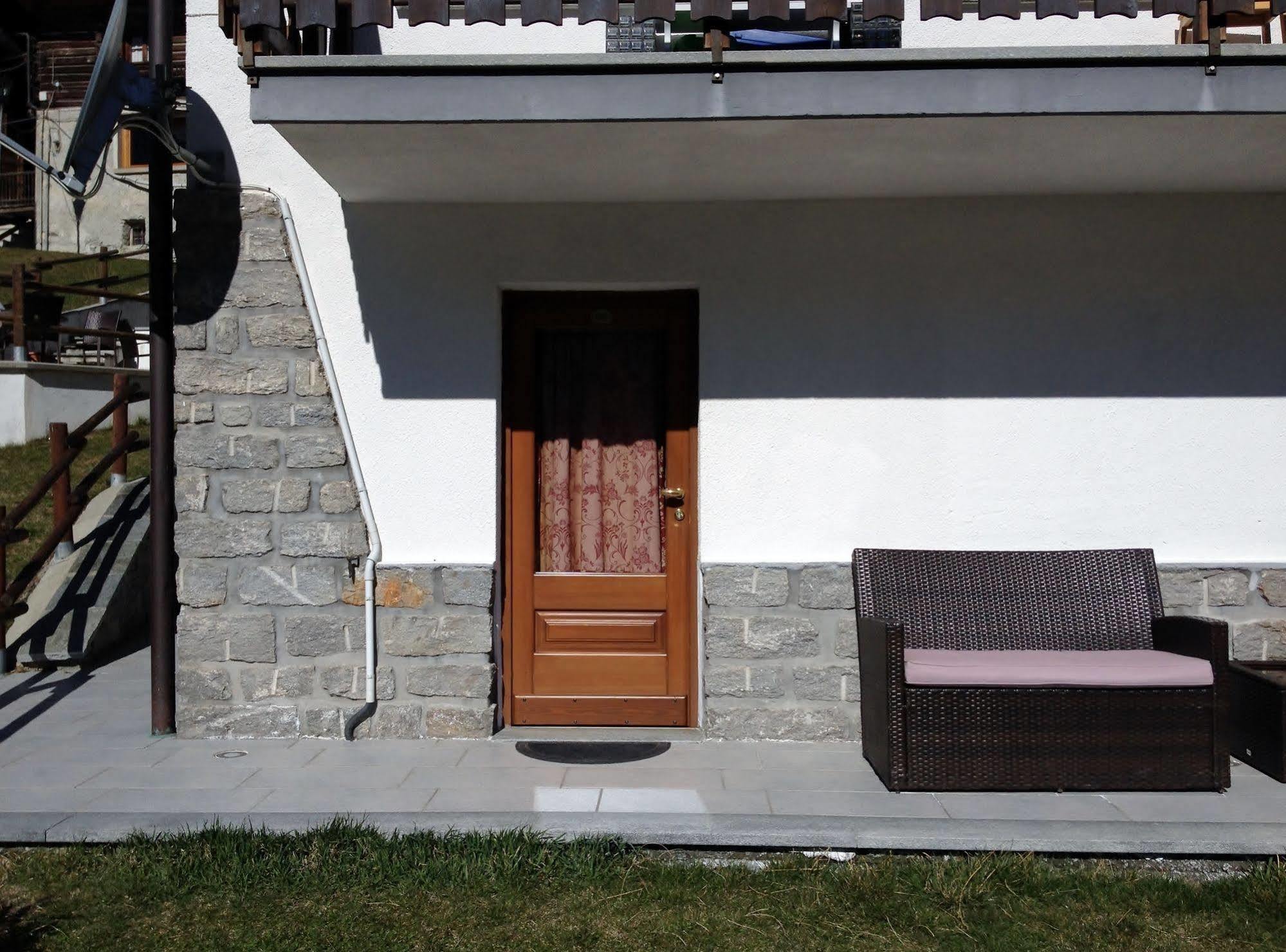 Affittacamere Buenavista Guest House Champoluc Exterior foto