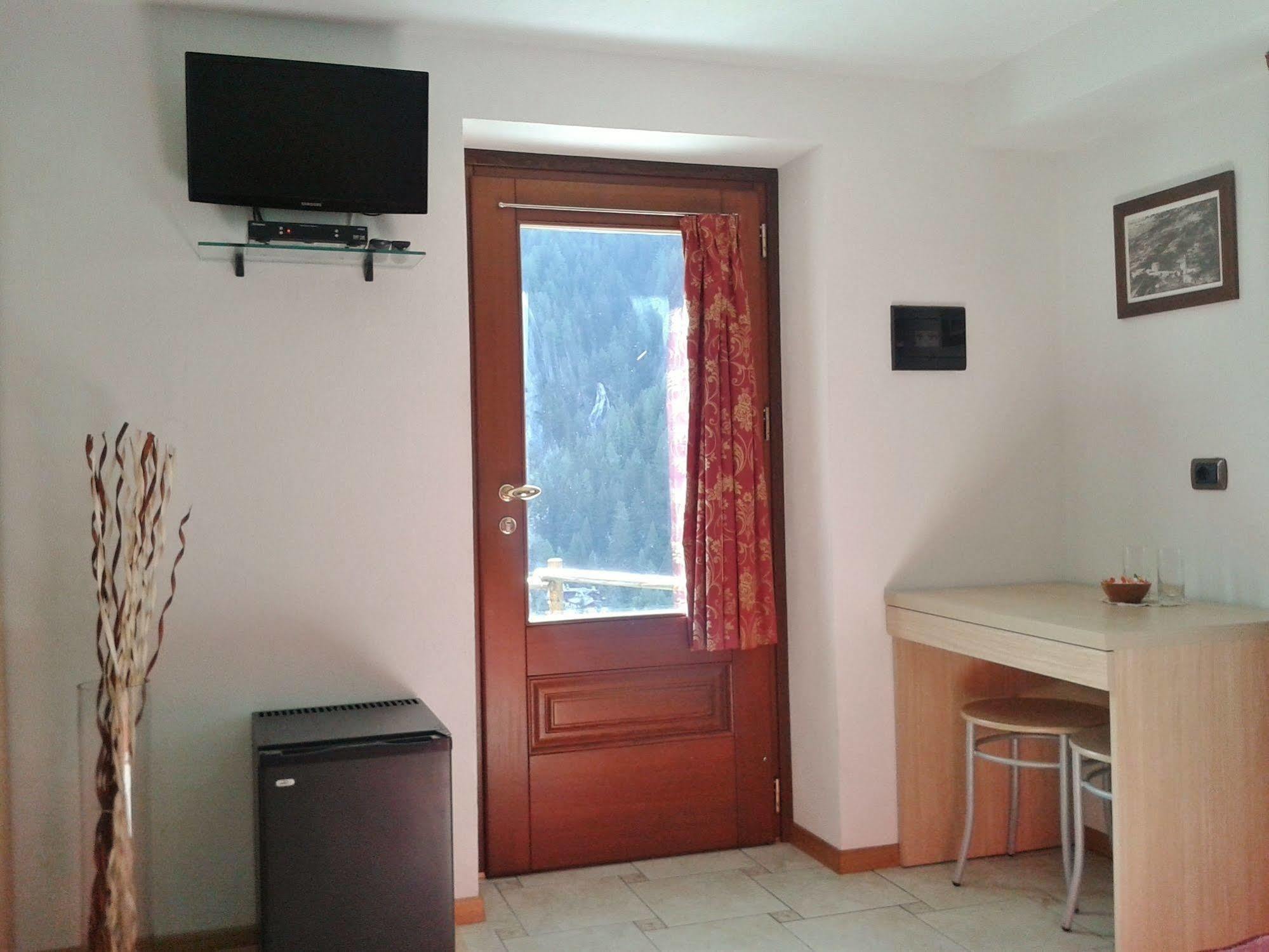 Affittacamere Buenavista Guest House Champoluc Exterior foto